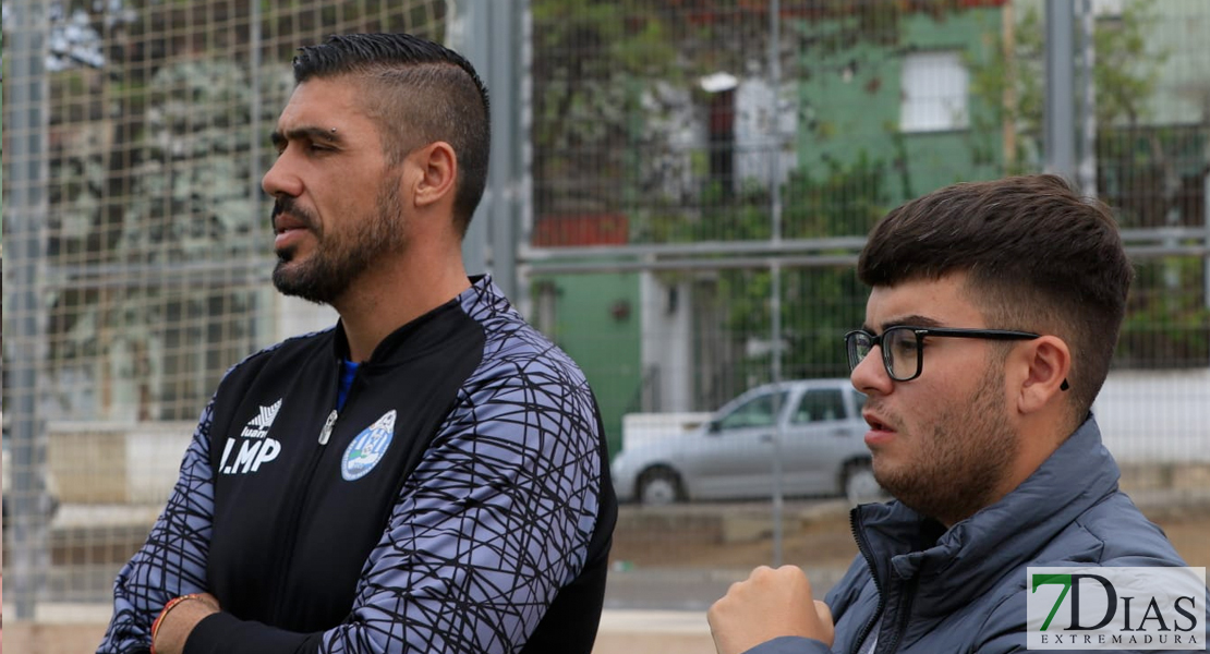 El Deportivo Cerro de Reyes no puede jugar en su campo por no tener vestuarios