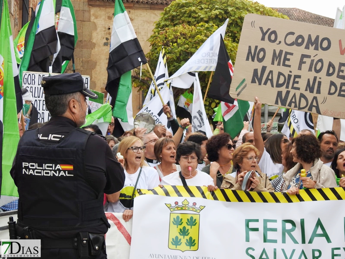 Las manifestaciones no cesarán hasta que no se paralice el macrovertedero en Salvatierra