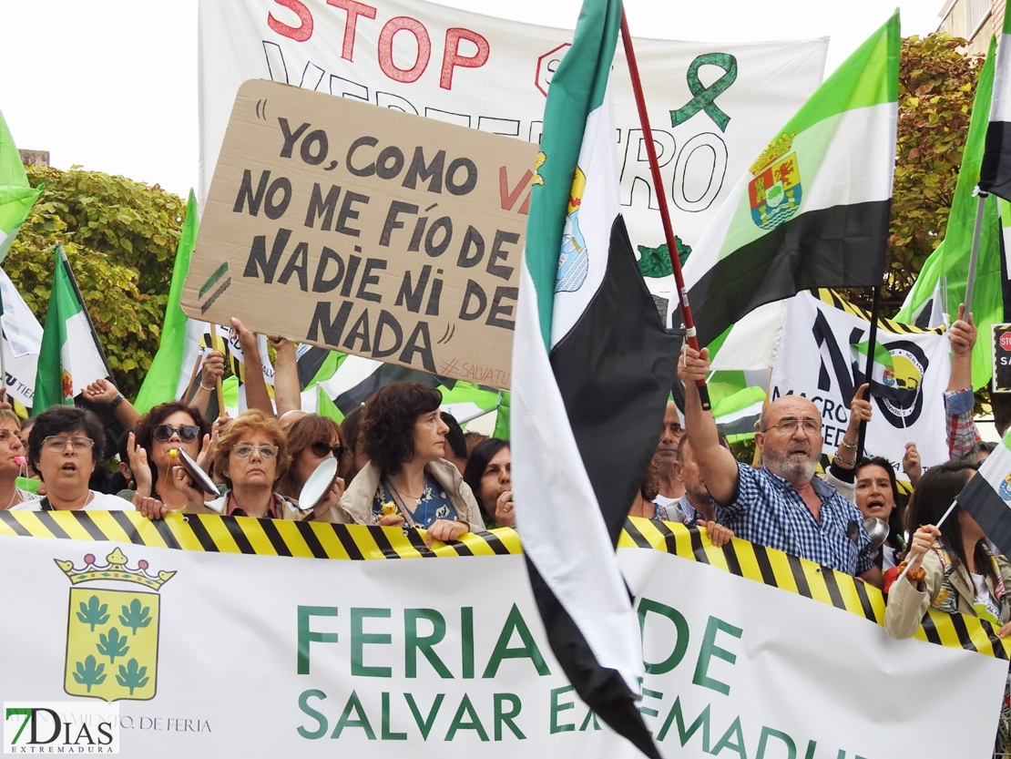 Las manifestaciones no cesarán hasta que no se paralice el macrovertedero en Salvatierra