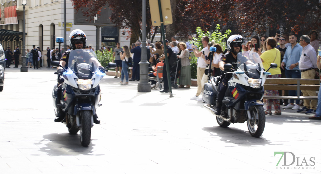 Imágenes del desfile de medios de la Policía Nacional en Badajoz