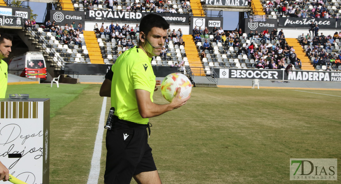 Imágenes del CD. Badajoz 0 - 2 RB. Linense