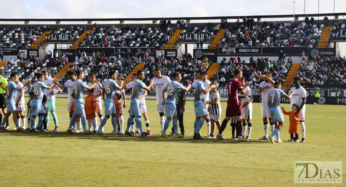 Imágenes del CD. Badajoz 0 - 2 RB. Linense