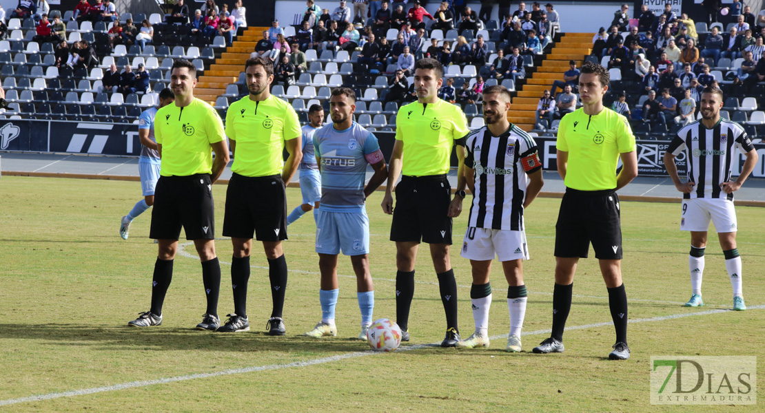 Imágenes del CD. Badajoz 0 - 2 RB. Linense