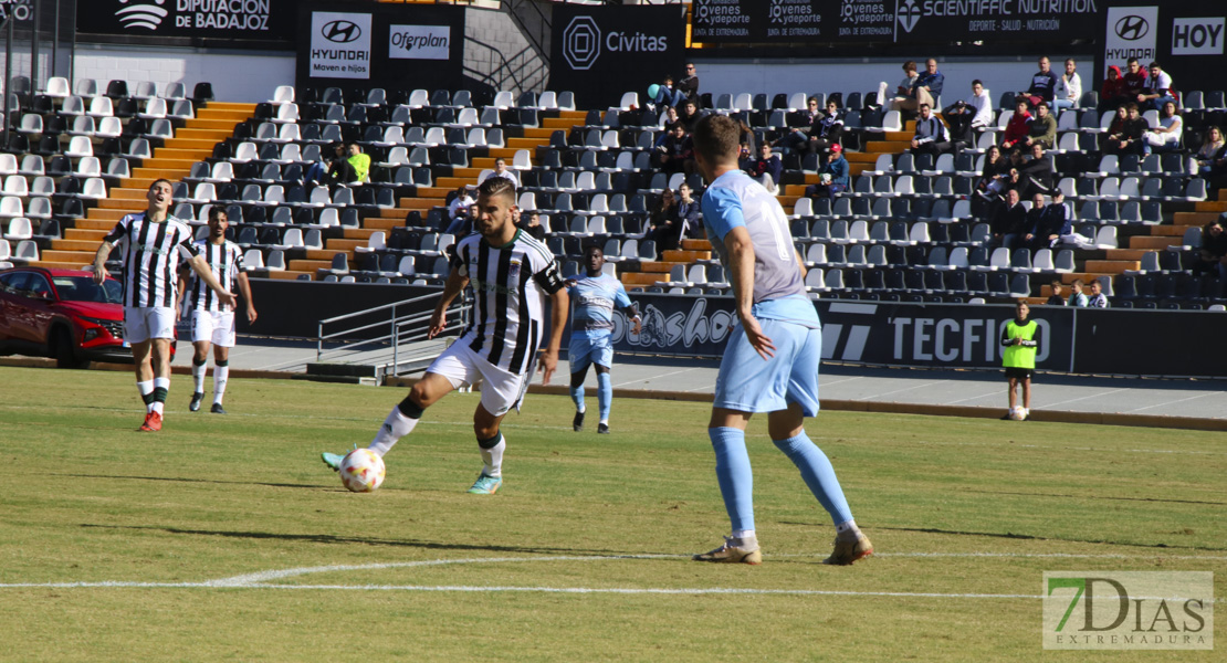 Imágenes del CD. Badajoz 0 - 2 RB. Linense