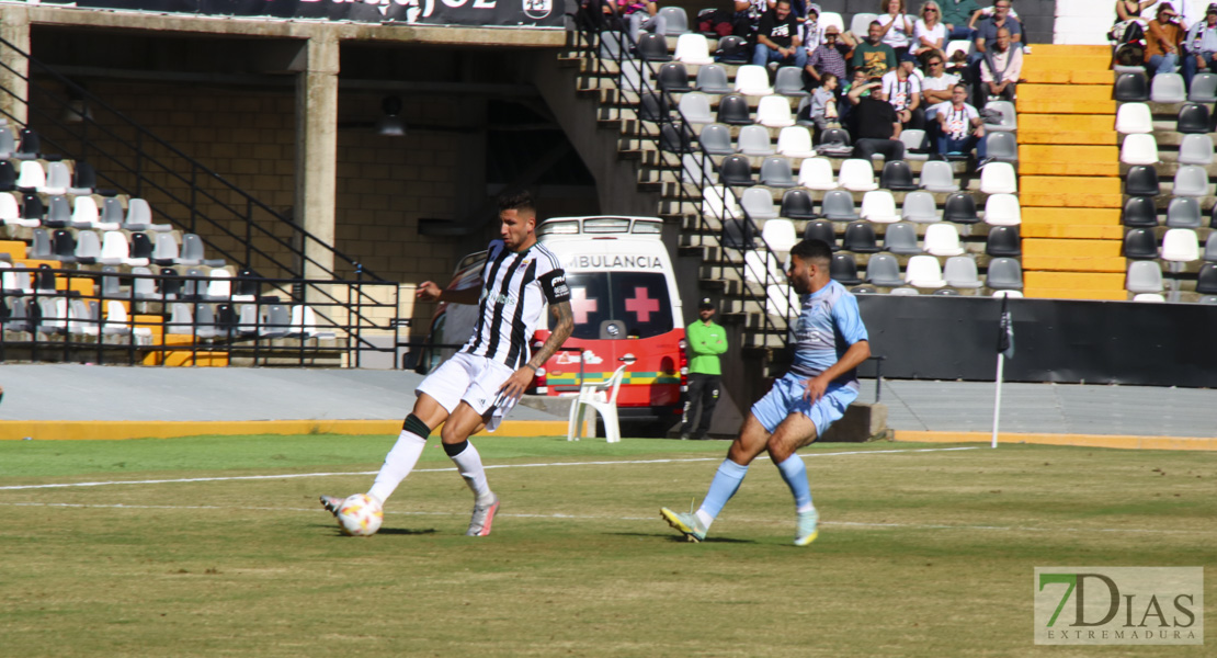 Imágenes del CD. Badajoz 0 - 2 RB. Linense