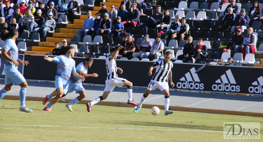 Imágenes del CD. Badajoz 0 - 2 RB. Linense