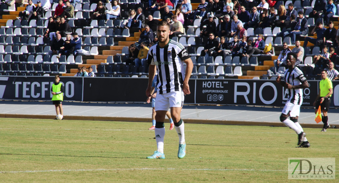 Imágenes del CD. Badajoz 0 - 2 RB. Linense