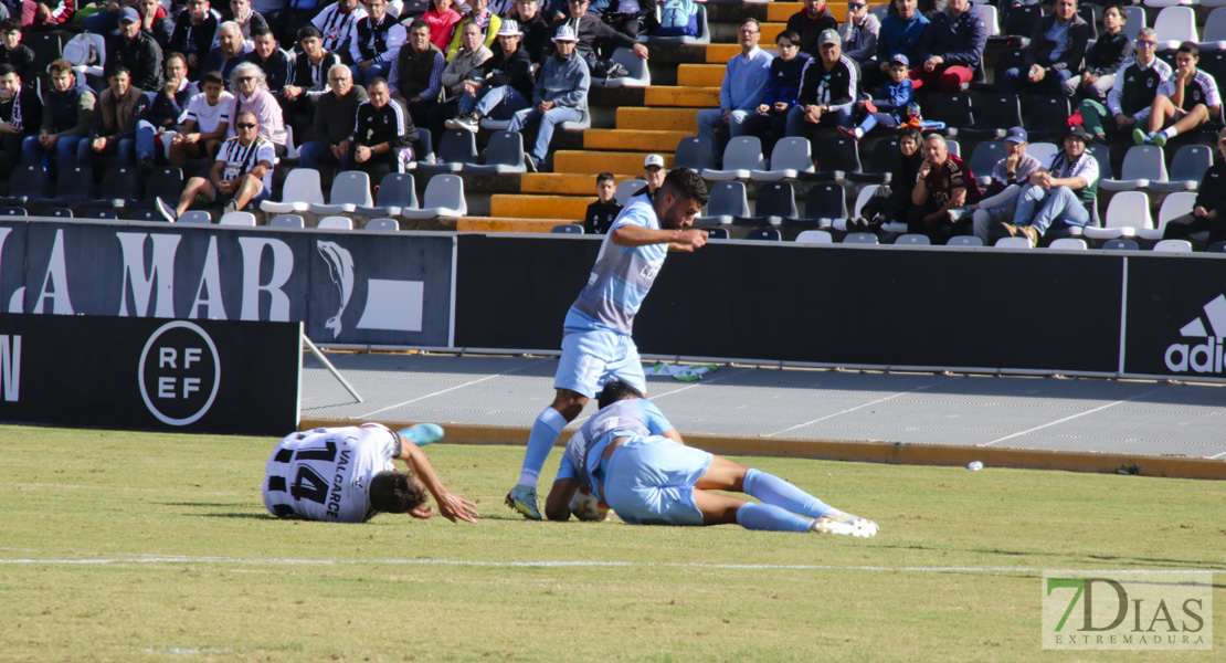 Imágenes del CD. Badajoz 0 - 2 RB. Linense