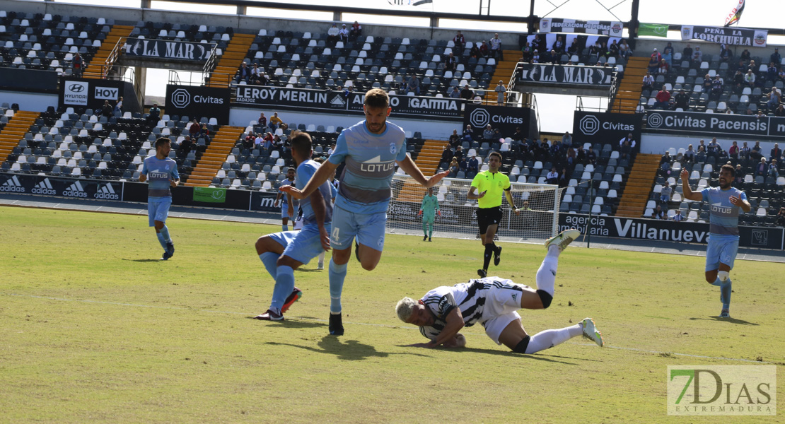 Imágenes del CD. Badajoz 0 - 2 RB. Linense