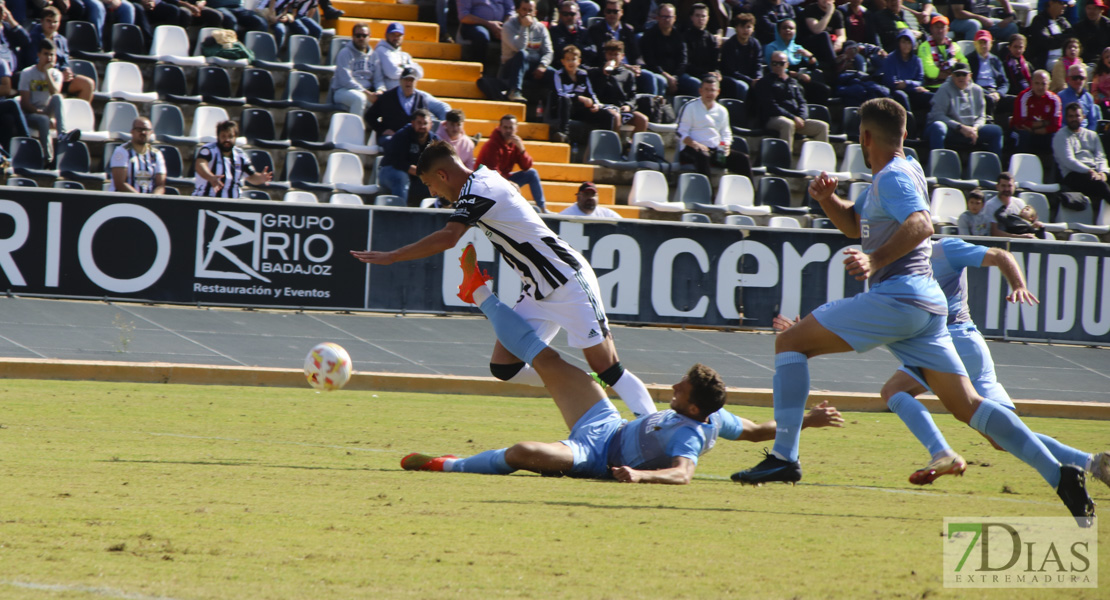 Imágenes del CD. Badajoz 0 - 2 RB. Linense