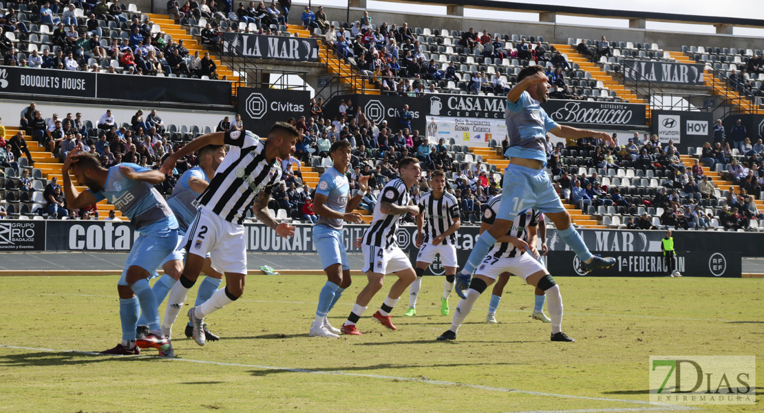 Imágenes del CD. Badajoz 0 - 2 RB. Linense