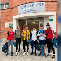 El Ayto. de Villafranca de los Barros no abre la piscina y los triatletas tienen que viajar para entrenar