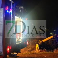 Una mujer se accidenta en la carretera del Tanatorio (Badajoz)