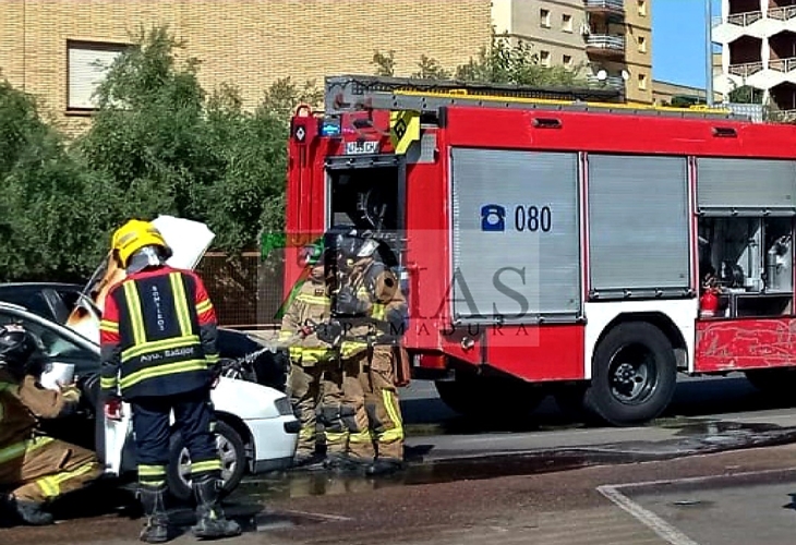 Sale ardiendo un vehículo mientras circulaba por San Fernando (BA)