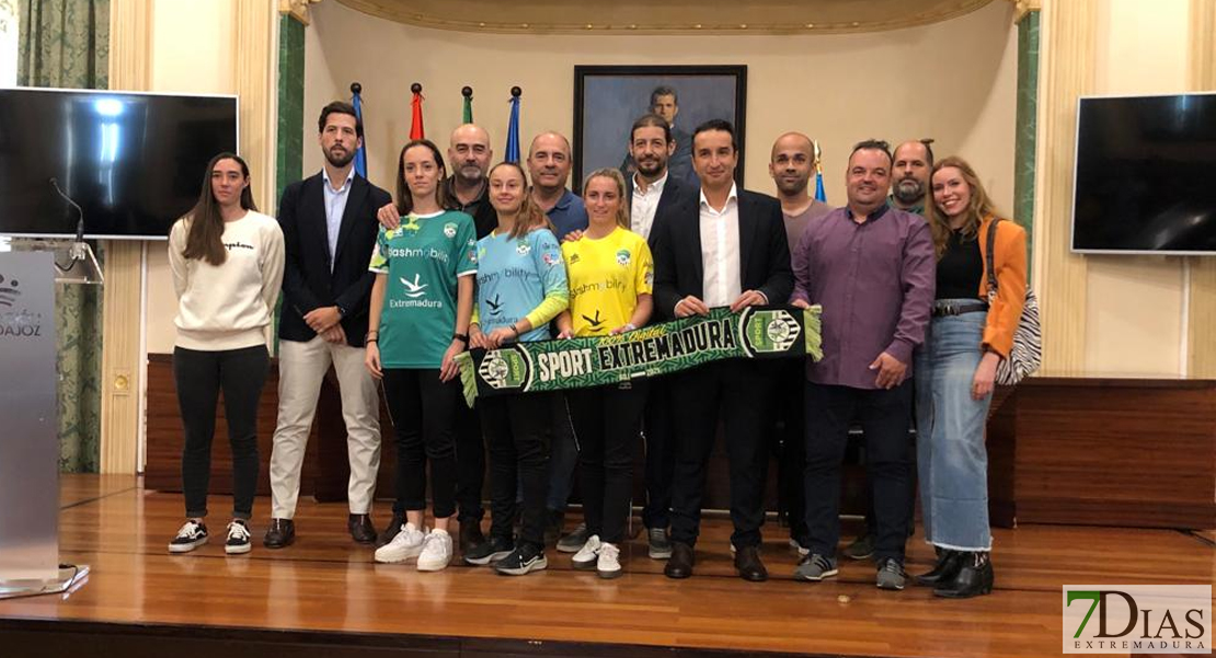 El Sport Extremadura sueña con devolver el futbol femenino a la élite