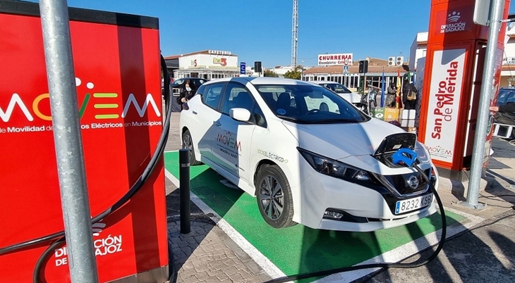 Premian a la Diputación de Badajoz por la accesibilidad en la red de recarga de vehículos eléctricos