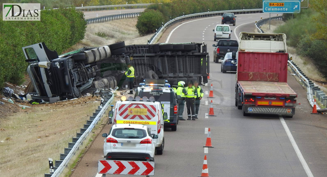 Un accidente provoca retenciones en la A-5