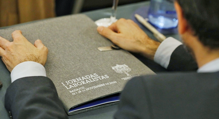 Vara destaca el trabajo de los Graduados Sociales durante los meses más duros de la pandemia