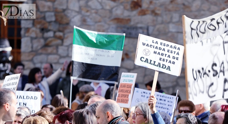 Nueva manifestación en Valencia de Alcántara: “Vergeles escucha el pueblo está en la lucha”