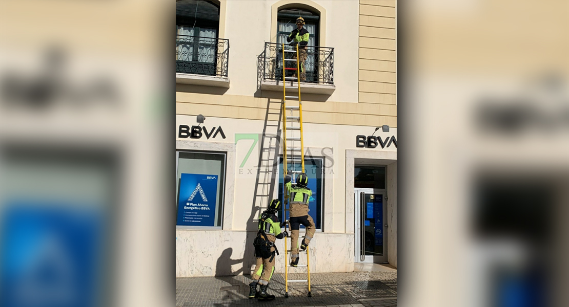 Rescatan a una mujer atrapada en una vivienda de Olivenza