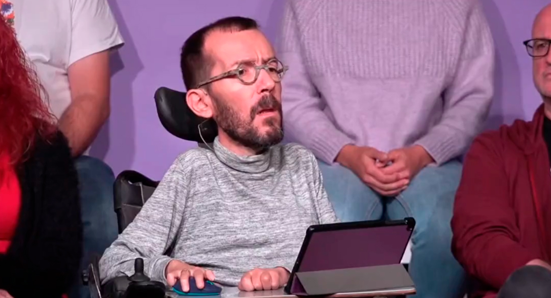 Podemos habla de &quot;cacería&quot; y Echenique acusa de machistas a los jueces en su visita a Extremadura