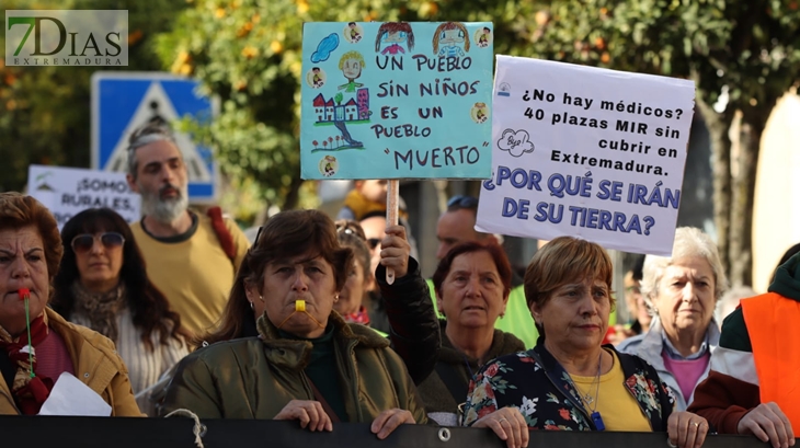 Nueva manifestación en Valencia de Alcántara: “Vergeles escucha el pueblo está en la lucha”