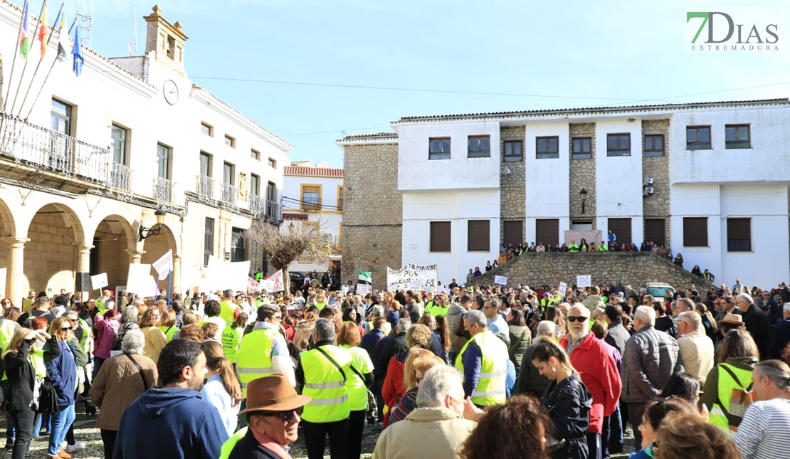 Nueva manifestación en Valencia de Alcántara: “Vergeles escucha el pueblo está en la lucha”