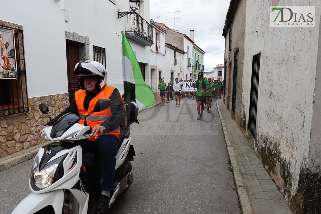 70 km corriendo desde Mérida para apoyar la lucha contra el macrovertedero en Salvatierra