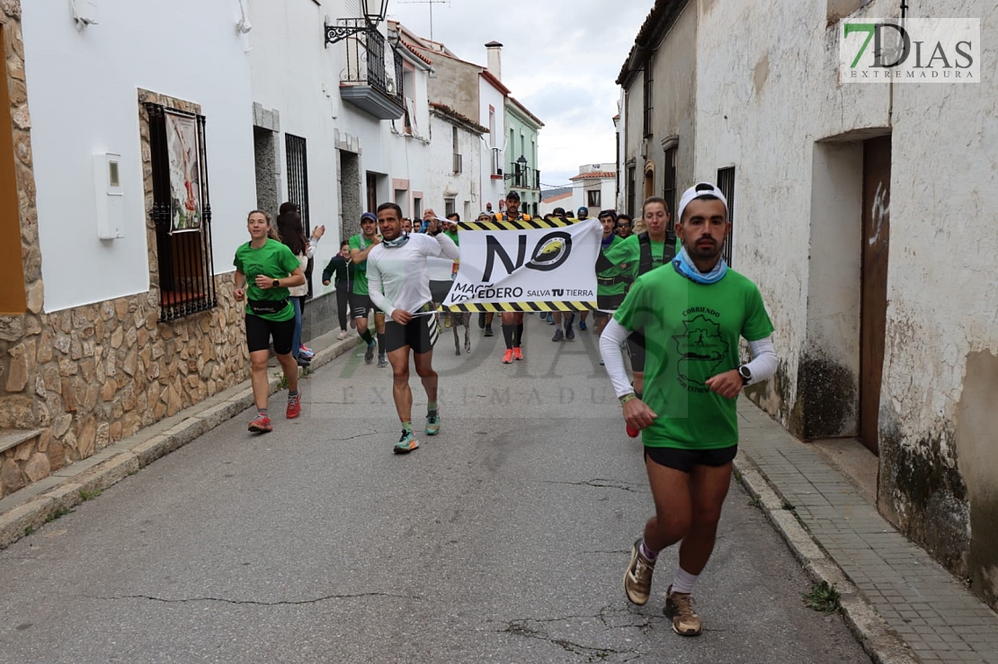 70 km corriendo desde Mérida para apoyar la lucha contra el macrovertedero en Salvatierra