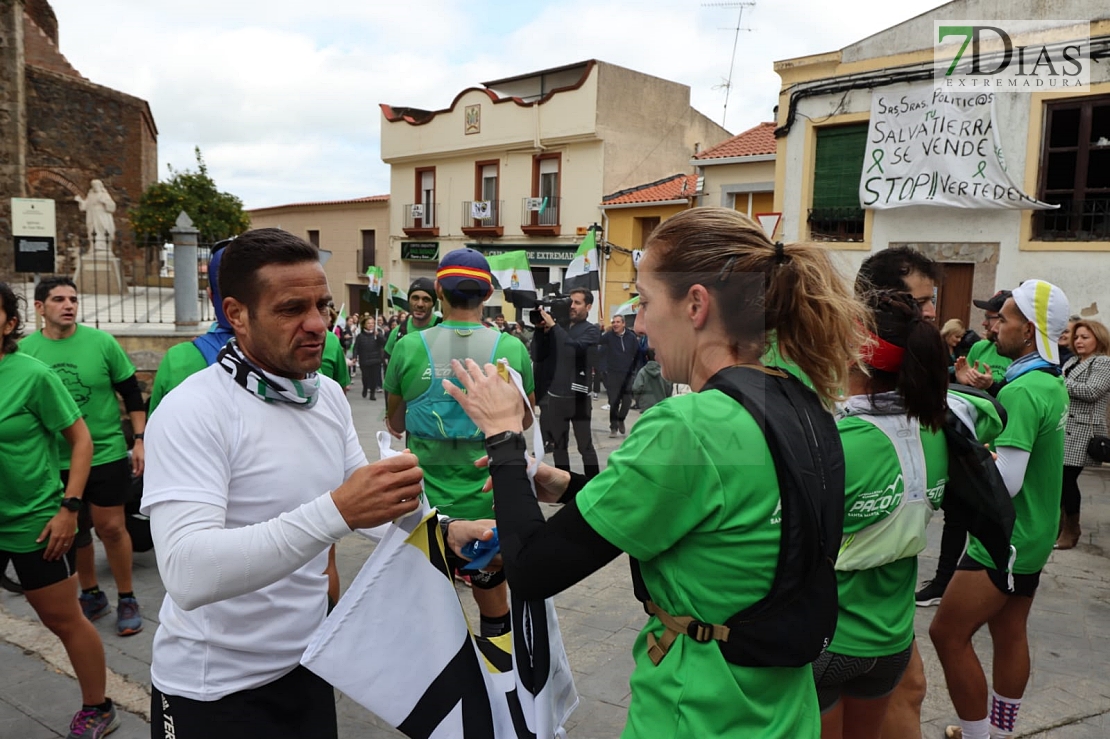 70 km corriendo desde Mérida para apoyar la lucha contra el macrovertedero en Salvatierra