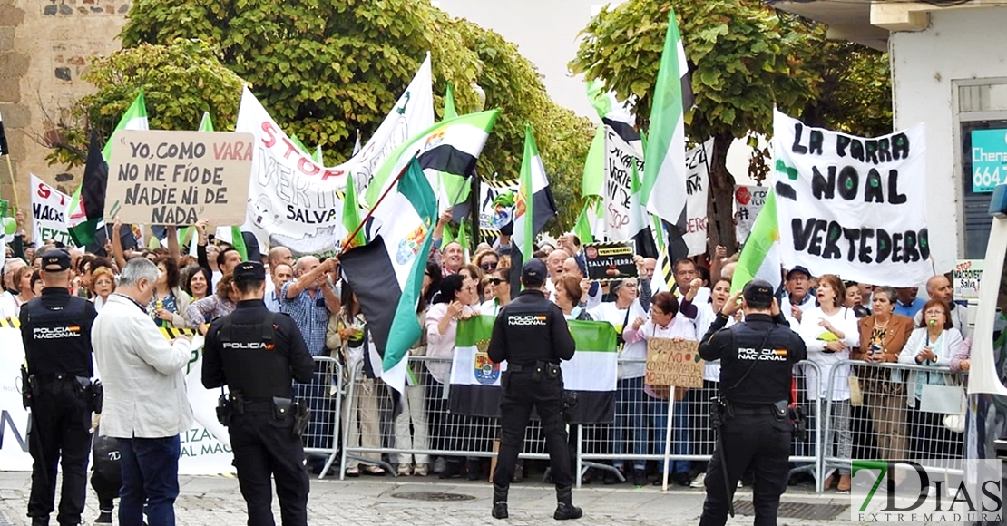 La plataforma SalvaTuTierra organiza una cacerolada en Jerez