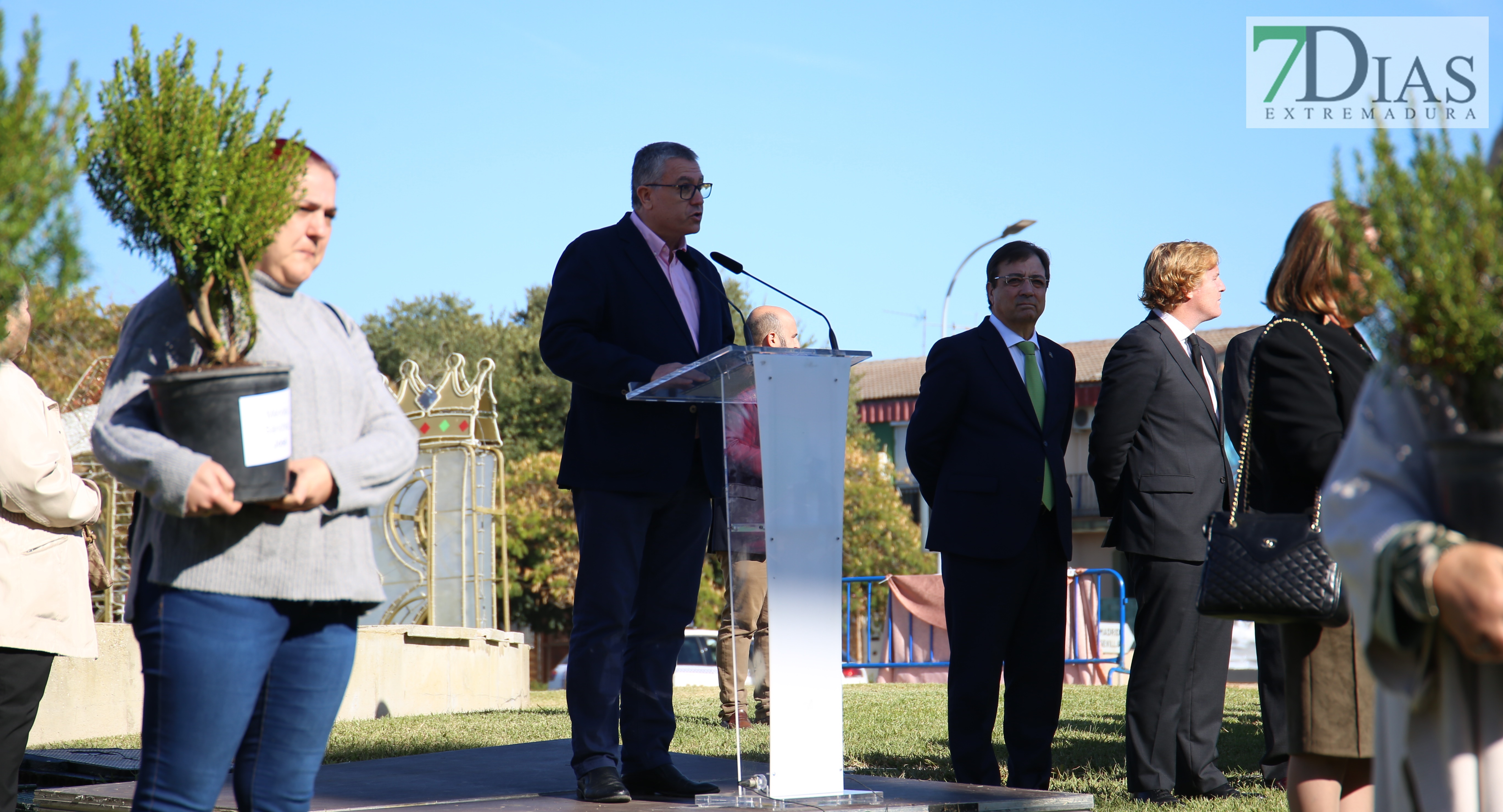 Sentimientos a flor de piel en el acto conmemorativo del 25 aniversario de riada en Badajoz