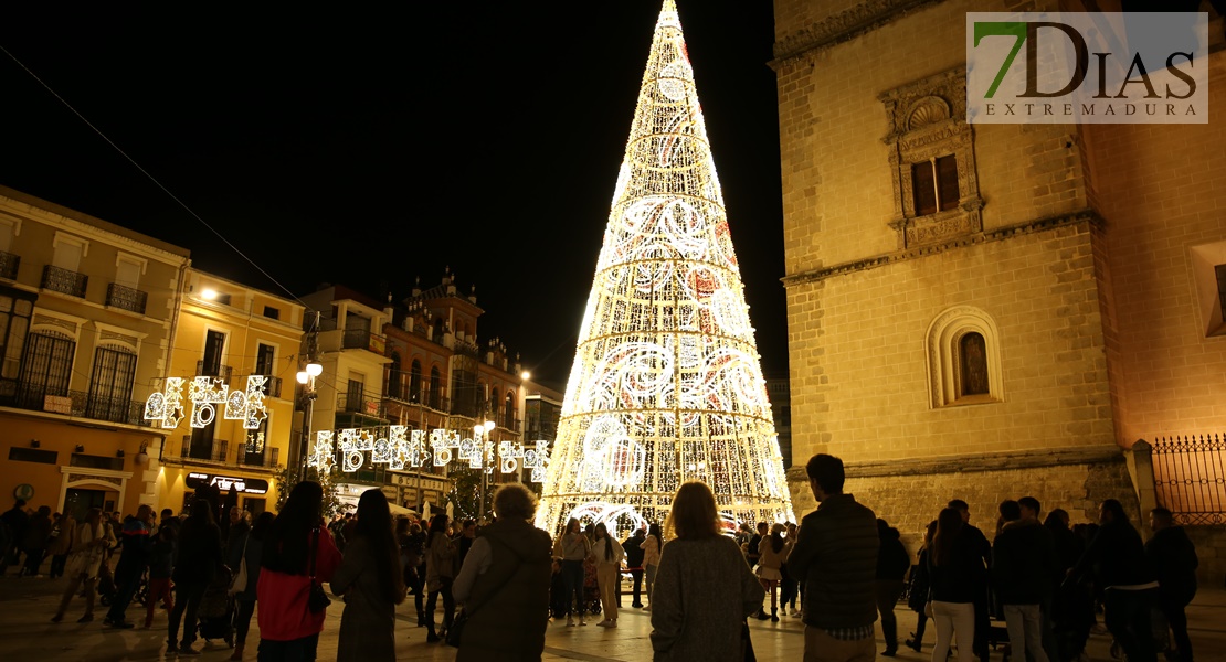 REPOR: Badajoz ilumina su navidad