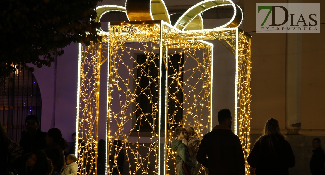 REPOR: Badajoz ilumina su navidad