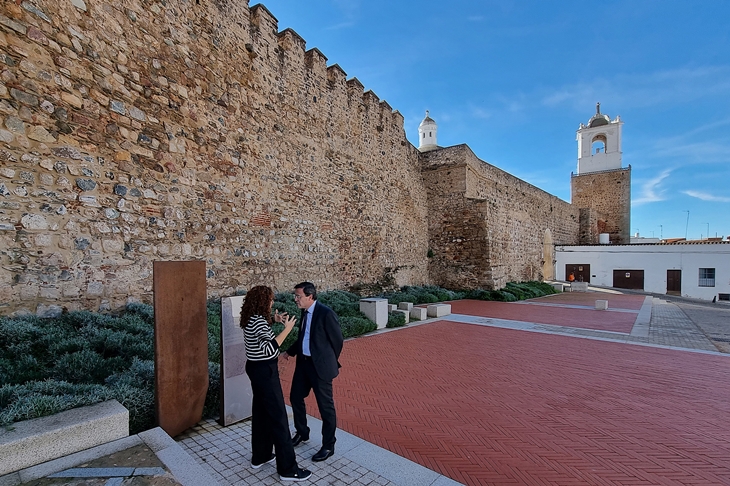 Las últimas obras dejan ver el lienzo de la muralla jerezana