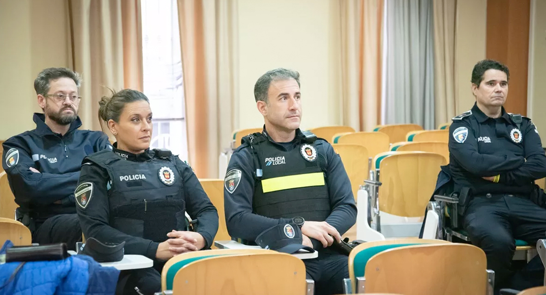 La Policía Local de Mérida se forma para atender a personas con diversidad funcional