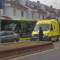 Una colisión entre un turismo y un autobús deja un herido en Badajoz