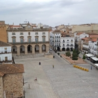 Los vehículos volverán a pisar la Plaza Mayor de Cáceres