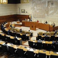ENCUESTA: El PP de Extremadura se acerca al PSOE y VOX entraría en la Asamblea