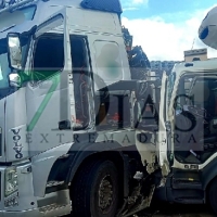 Colisión entre dos camiones en la N-523