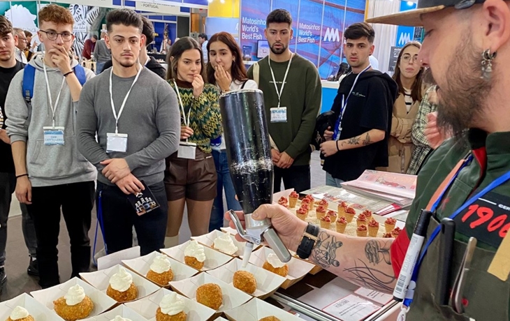 Promoción de la gastronomía pacense a través de showcooking y degustaciones en Ourense