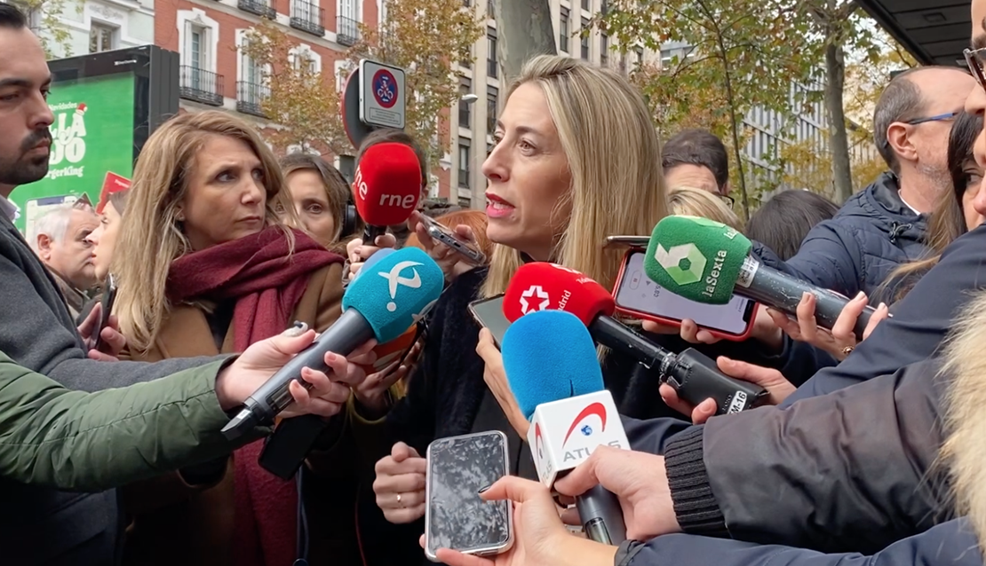 Guardiola critica que los ministros de Sánchez solo vengan a “vendernos titulares”
