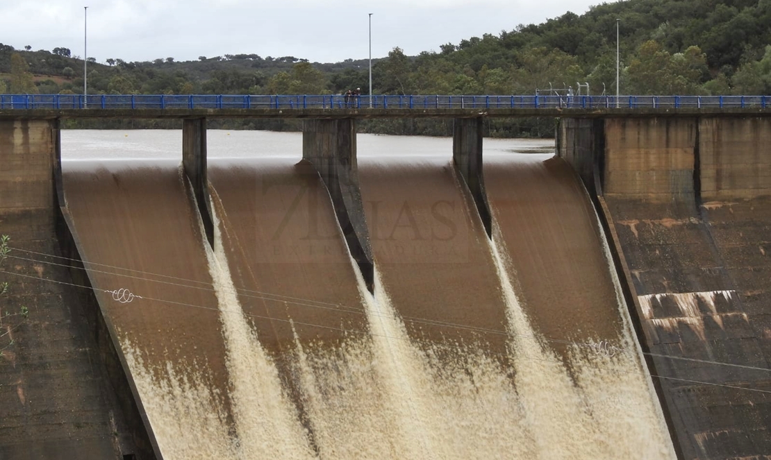 El pantano de Villar del Rey comienza a desembalsar