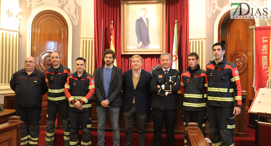 Los bomberos de Badajoz ya cuentan con nuevo cuatro cabos de servicio