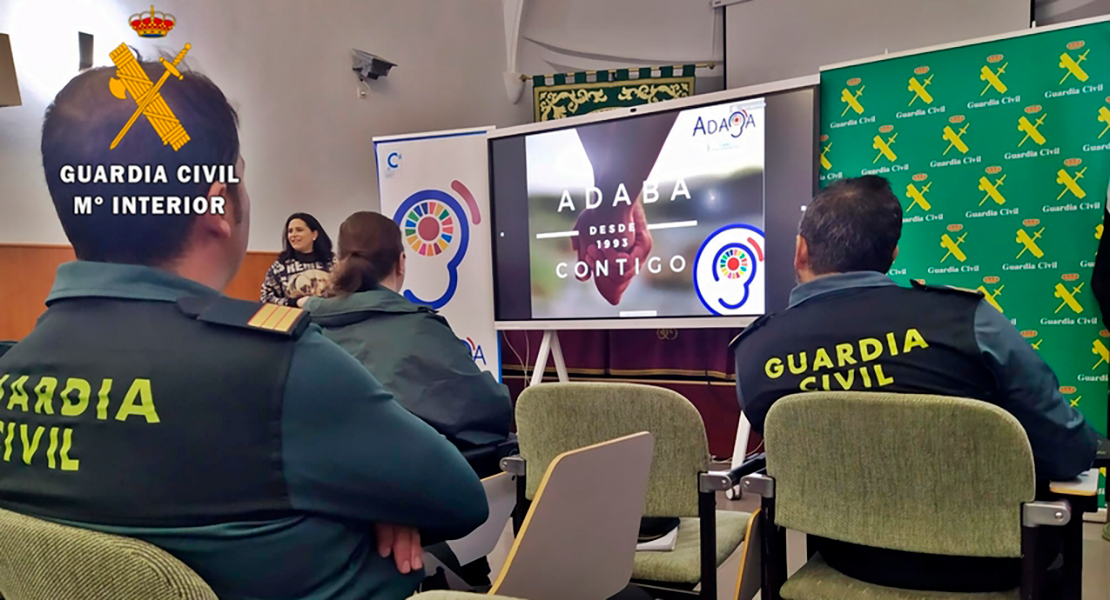 La Guardia Civil se forma para comunicarse con personas con discapacidad auditiva