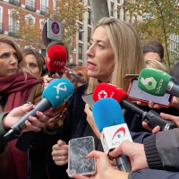 Guardiola critica que los ministros de Sánchez solo vengan a “vendernos titulares”