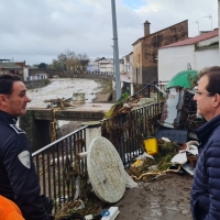 Vara visita la Roca de la Sierra y pide ayuda al Gobierno