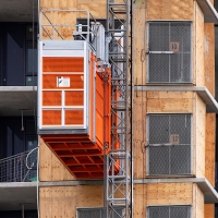 Permitirán a seis bloques de pisos construir ascensores exteriores en Cáceres