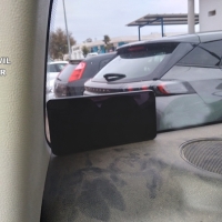 Una mujer es controlada por su ex marido a través de una cámara de vigilancia