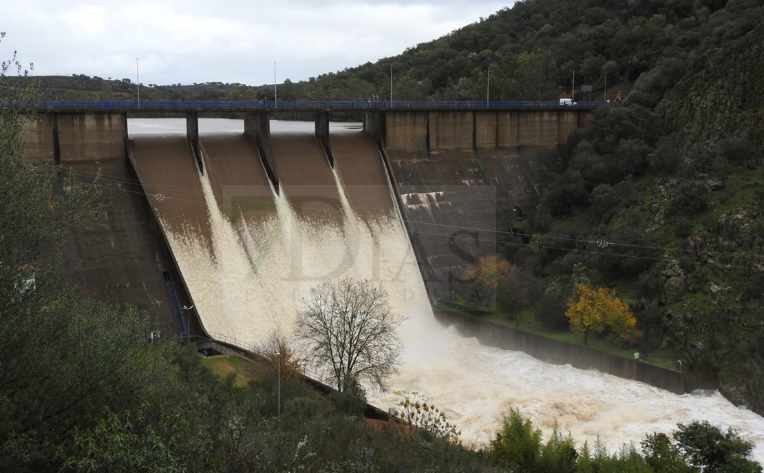 El pantano de Villar del Rey comienza a desembalsar